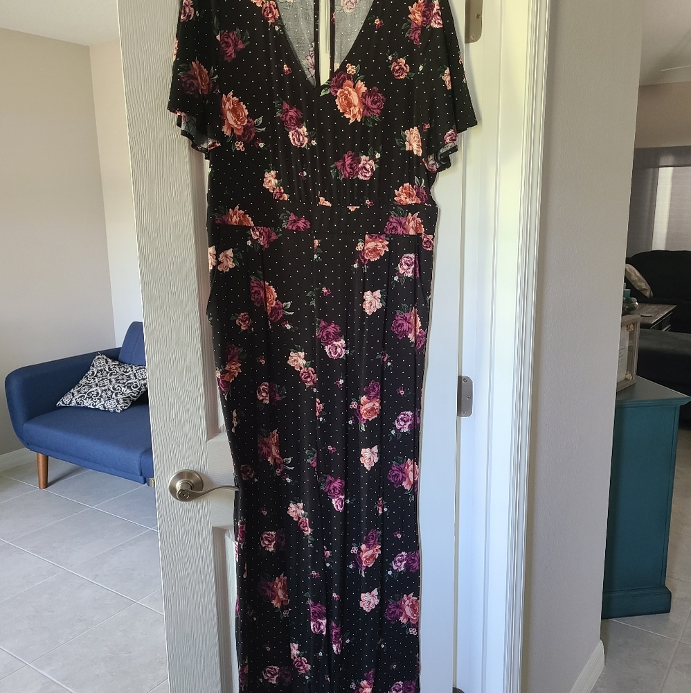 Black short sleeve pant jumpsuit torrid size 1